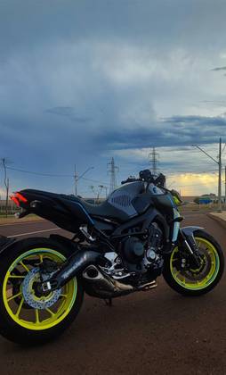YAMAHA MT-09 